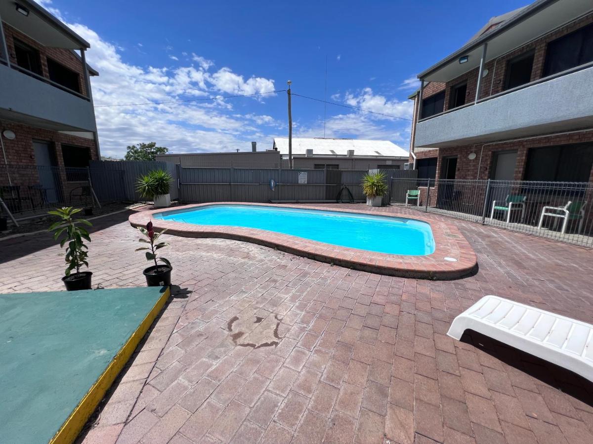 Spa Village Travel Inn Moree Exterior foto